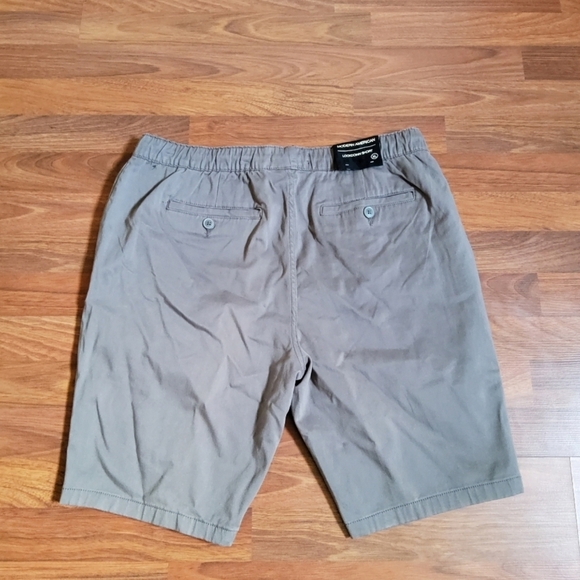 Modern American Men's Lockdown Pull On Chino Khaki Shorts Size XL Grey New - Picture 2 of 8